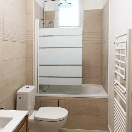 Paris-buttes Chaumont Iii Apartment