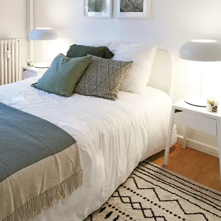 Apartment Paris-buttes Chaumont Iii