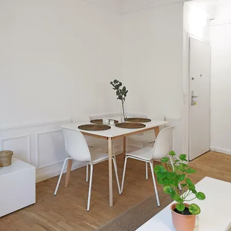 Paris-buttes Chaumont Iii * Paris