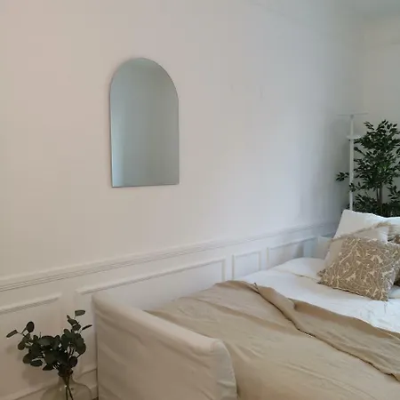Paris-buttes Chaumont Iii Apartment *