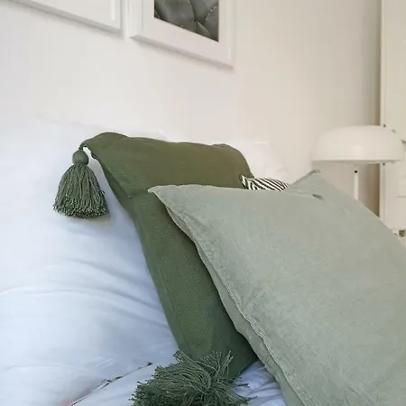 Apartment Paris-buttes Chaumont Iii